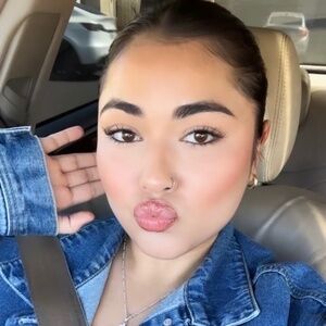 Meet your Posher, Gabby herrera